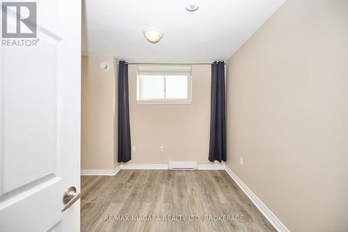 437 Sugarloaf Street, Port Colborne (878 - Sugarloaf), ON - Indoor Photo Showing Other Room