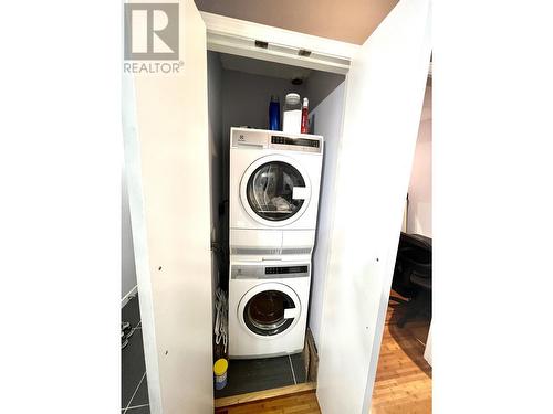 6Xx 501 501 Pacific St Street, Vancouver, BC - Indoor Photo Showing Laundry Room