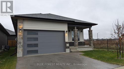 22 - 10 Mcpherson Court, Central Elgin, ON - Outdoor