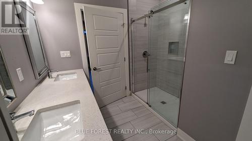 22 - 10 Mcpherson Court, Central Elgin, ON - Indoor Photo Showing Bathroom