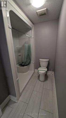 22 - 10 Mcpherson Court, Central Elgin, ON - Indoor Photo Showing Bathroom