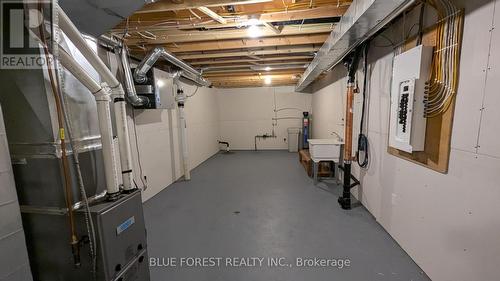 22 - 10 Mcpherson Court, Central Elgin, ON - Indoor Photo Showing Basement