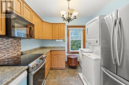 259 Niagara Street, St. Catharines (451 - Downtown), ON - Indoor Photo Showing Laundry Room