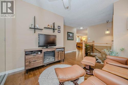 957 Sanford Drive, Burlington, ON - Indoor Photo Showing Living Room