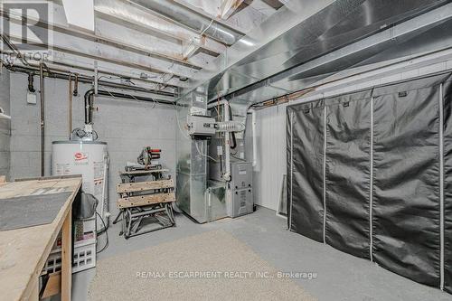 957 Sanford Drive, Burlington, ON - Indoor Photo Showing Basement