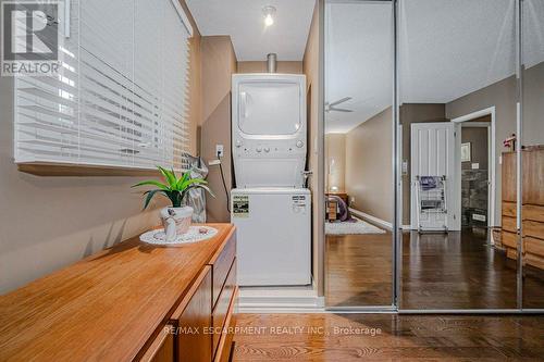 957 Sanford Drive, Burlington, ON - Indoor Photo Showing Laundry Room