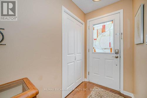 957 Sanford Drive, Burlington, ON - Indoor Photo Showing Other Room