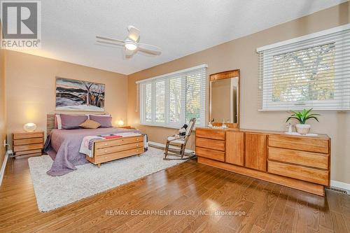 957 Sanford Drive, Burlington, ON - Indoor Photo Showing Bedroom