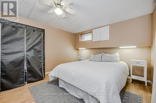 957 Sanford Drive, Burlington, ON - Indoor Photo Showing Bedroom