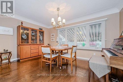 957 Sanford Drive, Burlington, ON - Indoor Photo Showing Dining Room