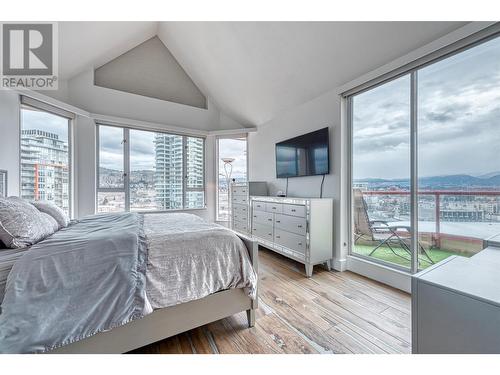 1160 Sunset Drive Unit# 1702, Kelowna, BC - Indoor Photo Showing Bedroom