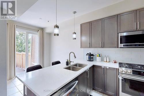 5 Maple Cider Street, Caledon, ON - Indoor Photo Showing Kitchen With Double Sink