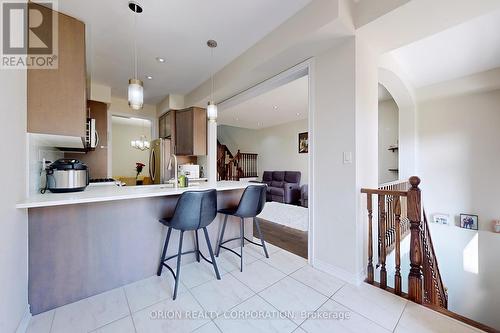 5 Maple Cider Street, Caledon, ON - Indoor Photo Showing Kitchen