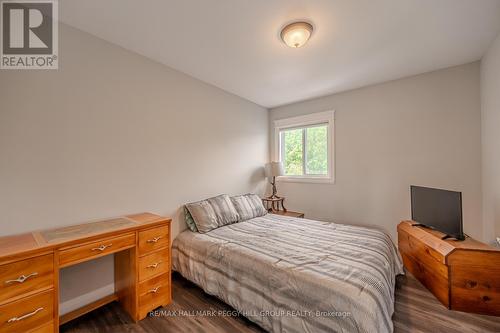 2638 Grand Tamarack Crescent, Severn, ON - Indoor Photo Showing Bedroom