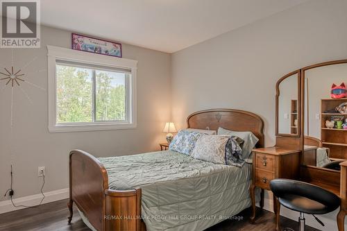 2638 Grand Tamarack Crescent, Severn, ON - Indoor Photo Showing Bedroom