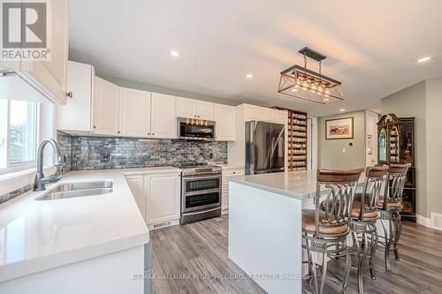 2638 Grand Tamarack Crescent, Severn, ON - Indoor Photo Showing Kitchen With Double Sink With Upgraded Kitchen