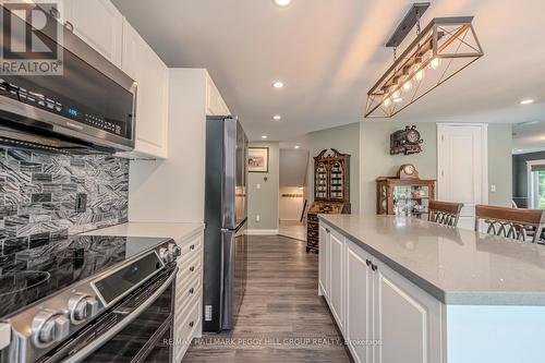 2638 Grand Tamarack Crescent, Severn, ON - Indoor Photo Showing Kitchen With Upgraded Kitchen