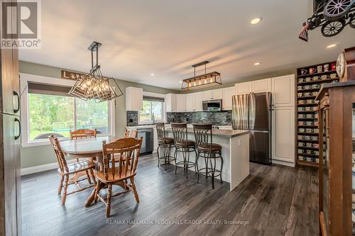 2638 Grand Tamarack Crescent, Severn, ON - Indoor Photo Showing Dining Room