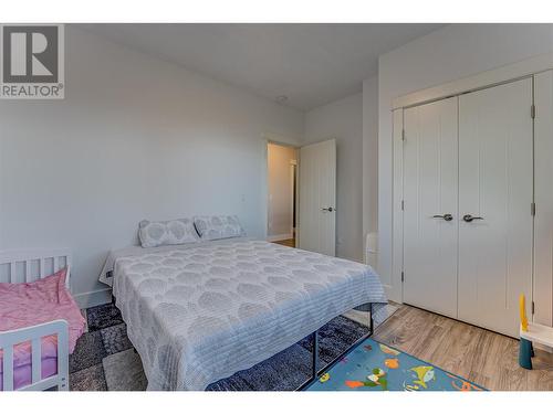 Main House - 645 St Annes Road, Spallumcheen, BC - Indoor Photo Showing Bedroom