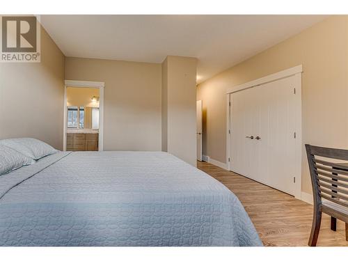 Main House - 645 St Annes Road, Spallumcheen, BC - Indoor Photo Showing Bedroom