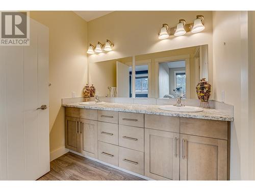 Main House - 645 St Annes Road, Spallumcheen, BC - Indoor Photo Showing Bathroom