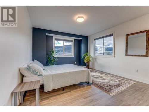 Main House - 645 St Annes Road, Spallumcheen, BC - Indoor Photo Showing Bedroom