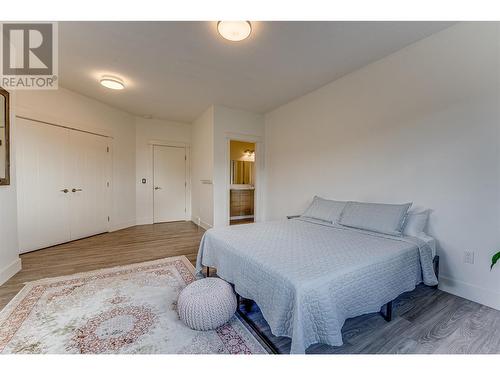 Main House - 645 St Annes Road, Spallumcheen, BC - Indoor Photo Showing Bedroom