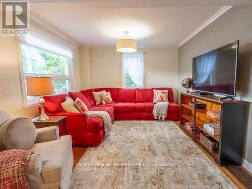 4845 County Road 20 Road, South Glengarry, ON - Indoor Photo Showing Living Room