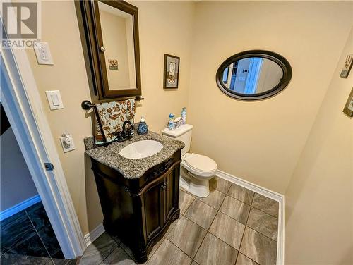 6218 Shannon Lane, Bainsville, ON - Indoor Photo Showing Bathroom