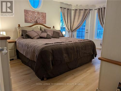 6218 Shannon Lane, Stormont, Dundas And Glengarry, ON - Indoor Photo Showing Bedroom