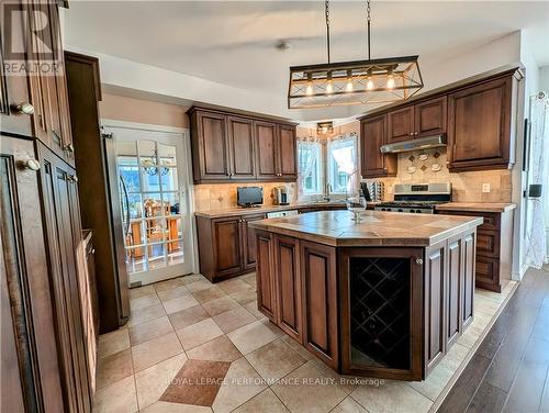 6218 Shannon Lane, Stormont, Dundas And Glengarry, ON - Indoor Photo Showing Kitchen