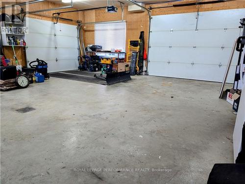 6218 Shannon Lane, Stormont, Dundas And Glengarry, ON - Indoor Photo Showing Garage