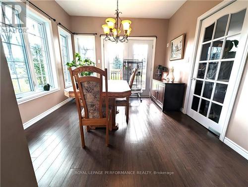 6218 Shannon Lane, Stormont, Dundas And Glengarry, ON - Indoor Photo Showing Dining Room