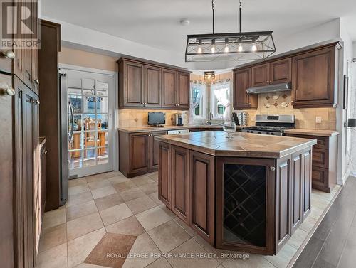 6218 Shannon Lane, South Glengarry, ON - Indoor Photo Showing Kitchen