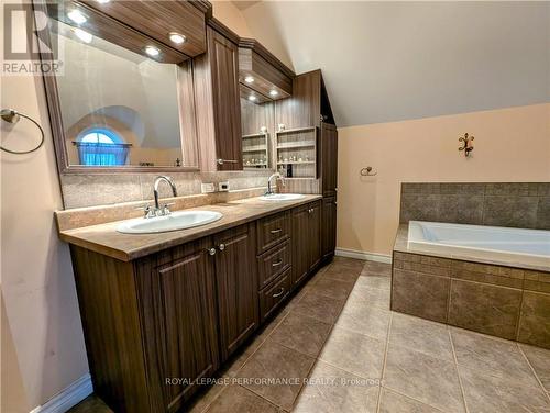 Bathroom Second floor - 6218 Shannon Lane, South Glengarry, ON - Indoor Photo Showing Bathroom