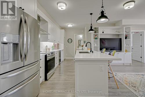 408 - 58 Adam Sellers Street, Markham, ON - Indoor Photo Showing Kitchen