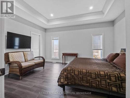 254 Lancaster Drive, Port Colborne, ON - Indoor Photo Showing Bedroom