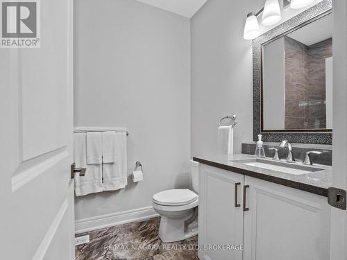 254 Lancaster Drive, Port Colborne, ON - Indoor Photo Showing Bathroom