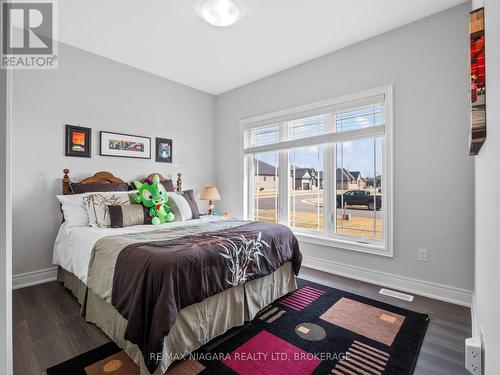 254 Lancaster Drive, Port Colborne, ON - Indoor Photo Showing Bedroom