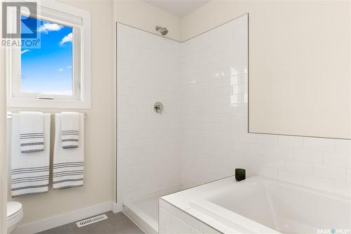 182 Kostiuk Crescent, Saskatoon, SK - Indoor Photo Showing Bathroom