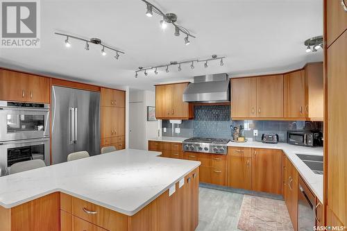 7535 Butler Bay, Regina, SK - Indoor Photo Showing Kitchen With Double Sink