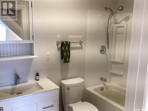 2241 Lindsay Street, Regina, SK - Indoor Photo Showing Bathroom