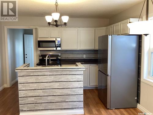 2241 Lindsay Street, Regina, SK - Indoor Photo Showing Kitchen