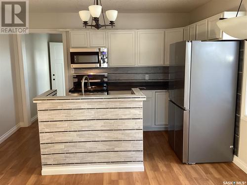 2241 Lindsay Street, Regina, SK - Indoor Photo Showing Kitchen