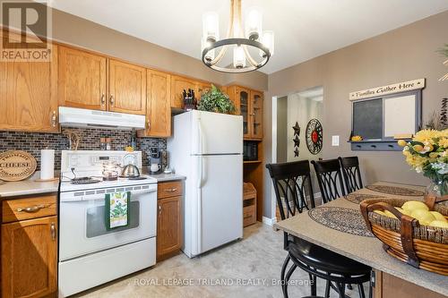 368 Ardsley Crescent, London, ON - Indoor Photo Showing Kitchen