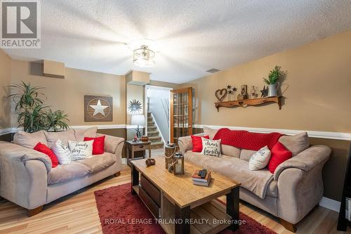 368 Ardsley Crescent, London, ON - Indoor Photo Showing Living Room