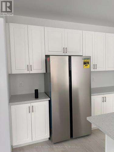 21 Kingsbury Trail, Barrie, ON - Indoor Photo Showing Kitchen