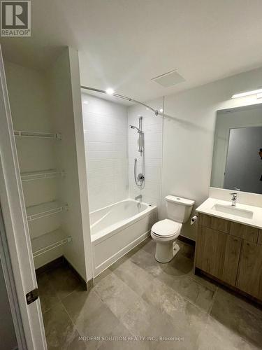 1706 - 2215 Sheridan Park Drive, Mississauga, ON - Indoor Photo Showing Bathroom