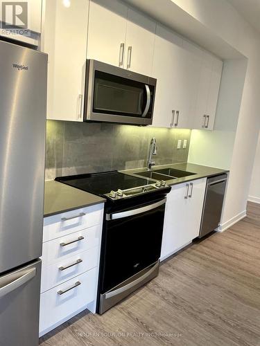 1706 - 2215 Sheridan Park Drive, Mississauga, ON - Indoor Photo Showing Kitchen With Stainless Steel Kitchen With Double Sink