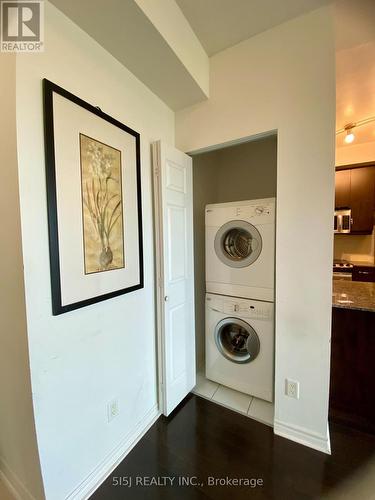 2001 - 18 Holmes Avenue, Toronto, ON - Indoor Photo Showing Laundry Room